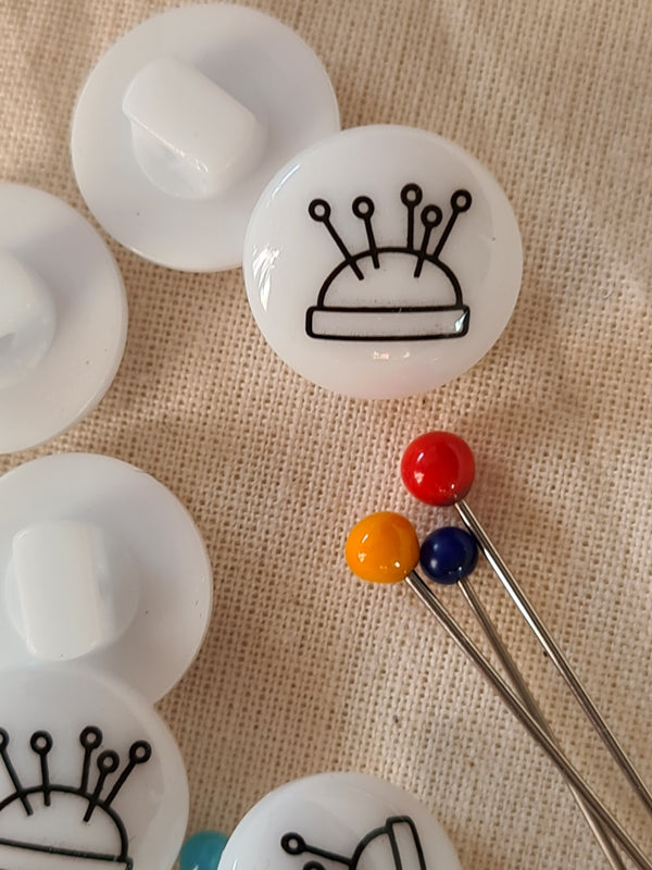 Boutons "Pelote d'épingles"  blanc 13mm (prix à la pièce)