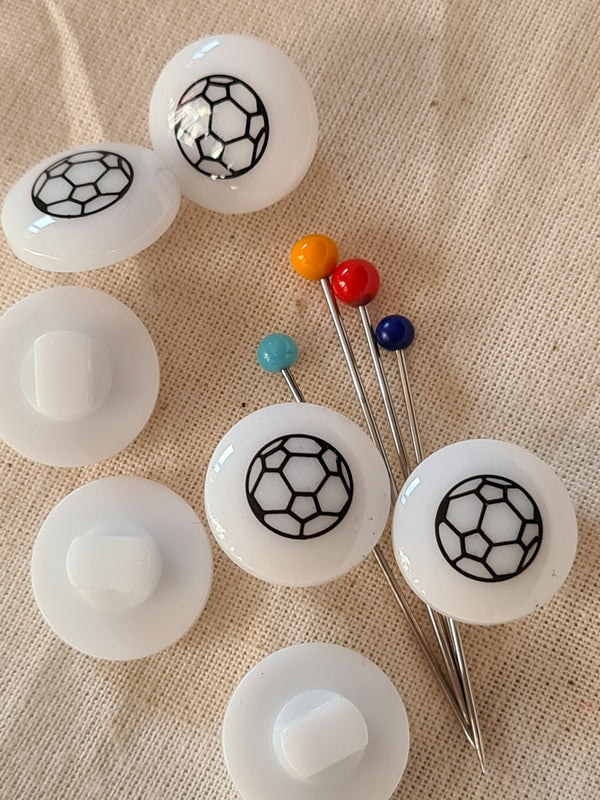 Boutons "Ballon de foot"  blanc 13mm (prix à la pièce)