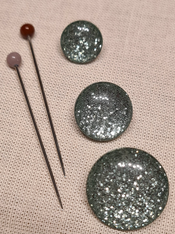 Boutons pailletés vert menthe de 11mm (prix à la pièce)