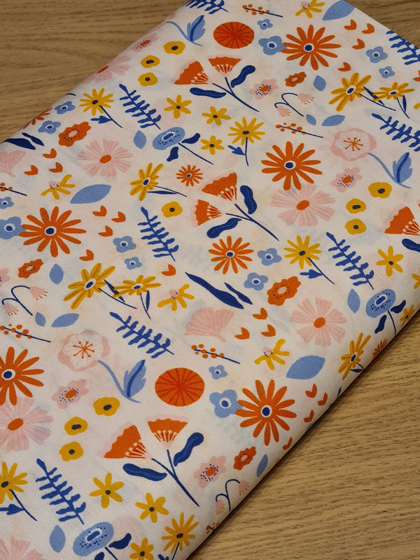 Popeline 100% coton " Flowers Field" sur fond blanc certifié GOTS (prix pour 10cm)
