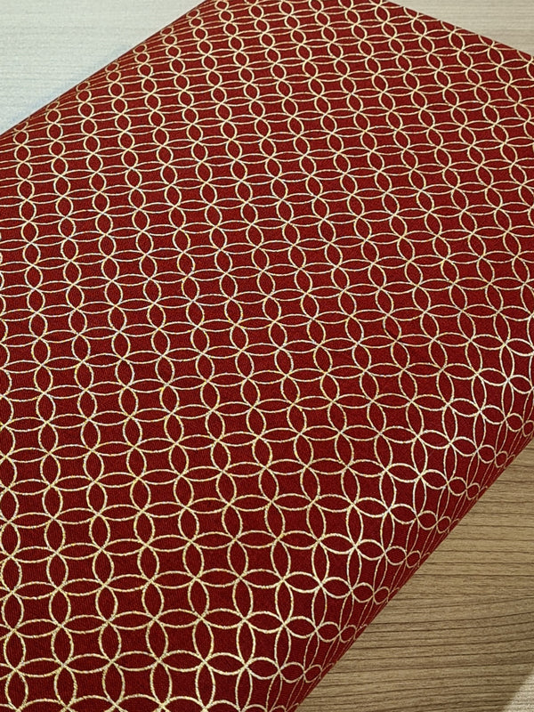 Tissu Shippô dorés sur fond rouge foncé/bordeaux (prix pour 10cm)