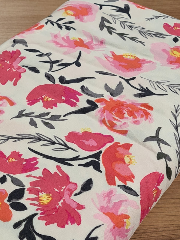 Jersey "pivoines" sur fond blanc cassé - certifié Oeko-tex de marque Art Gallery Fabrics (prix pour 10cm)