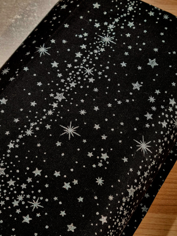 Kuroi sora - Nuit étoilée argentée sur fond noir  - 100% coton japonais  (prix pour 10cm)