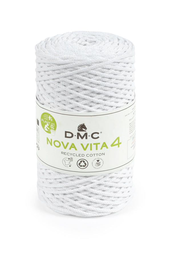 Nova Vita 4 de la marque DMC (prix à la pelote)