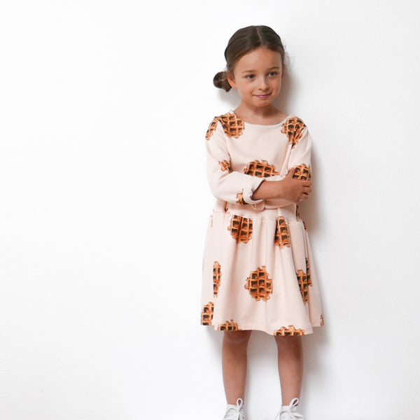 Robe Helsinki kids de Ikatee - 3 ans à 12 ans (fr et angl)